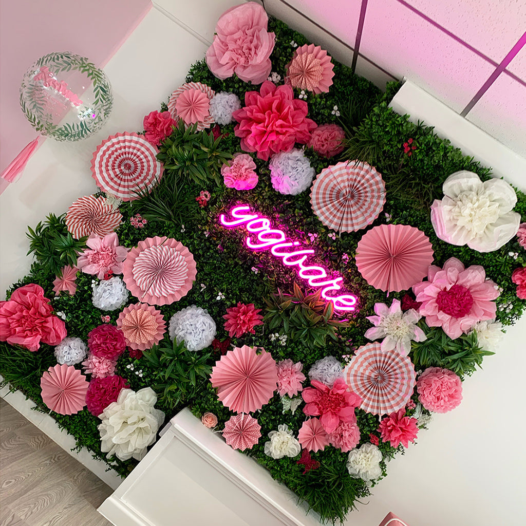 Artificial green wall panel with mixed foliage palm heads and white flowers 100x100 cm