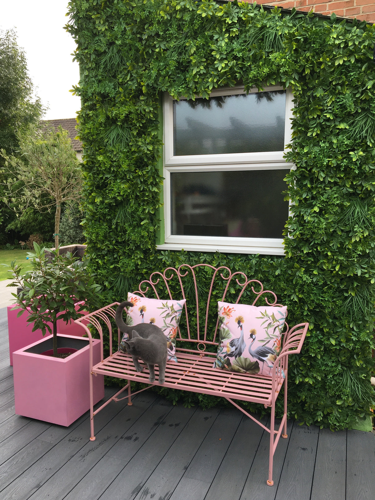 Artificial green wall panel with mixed 3d light-dark green foliage with scheffleras 100x100 cm