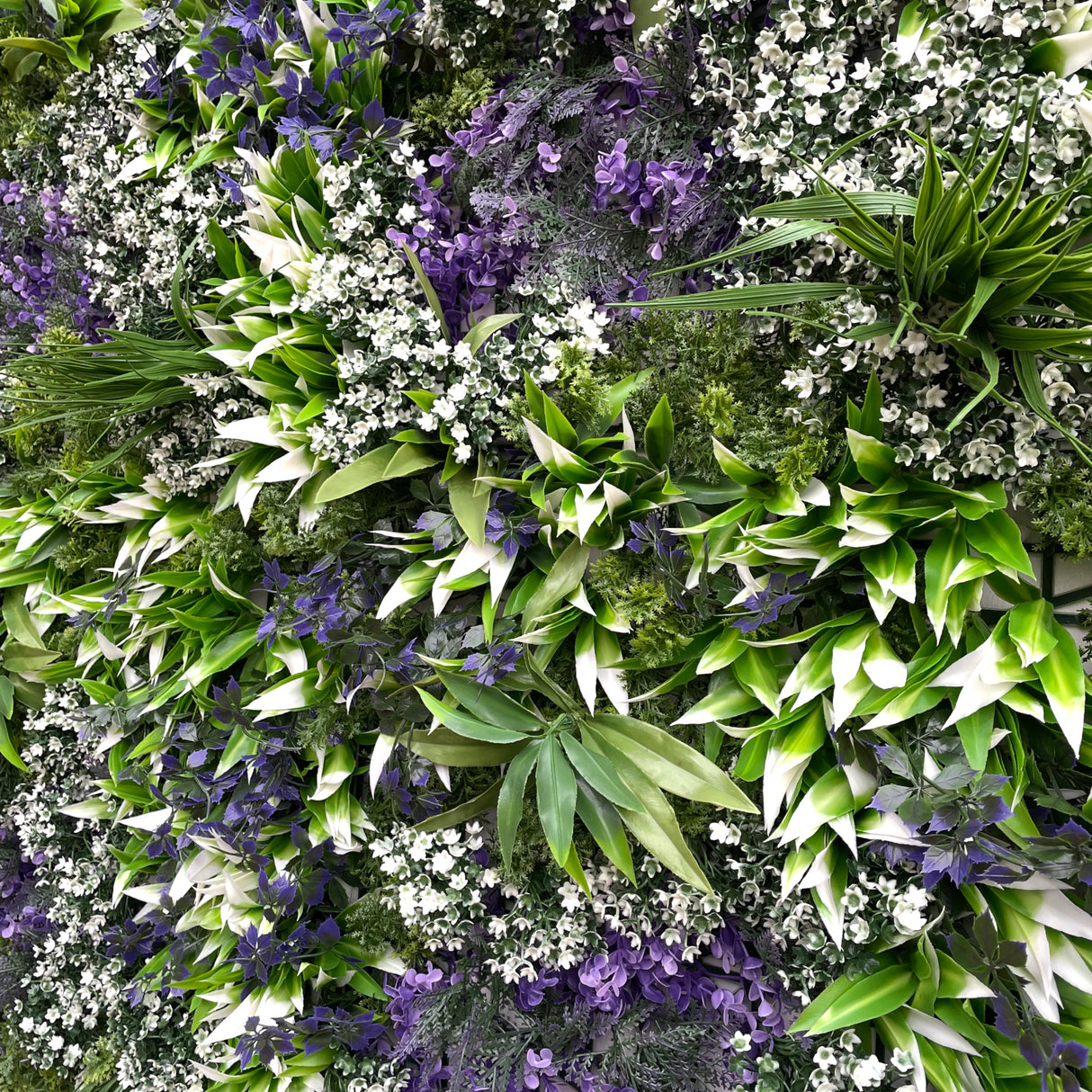GW21 Artificial green wall panel with mixed green, burgundy and white tipped trailing plants 100x100 cm